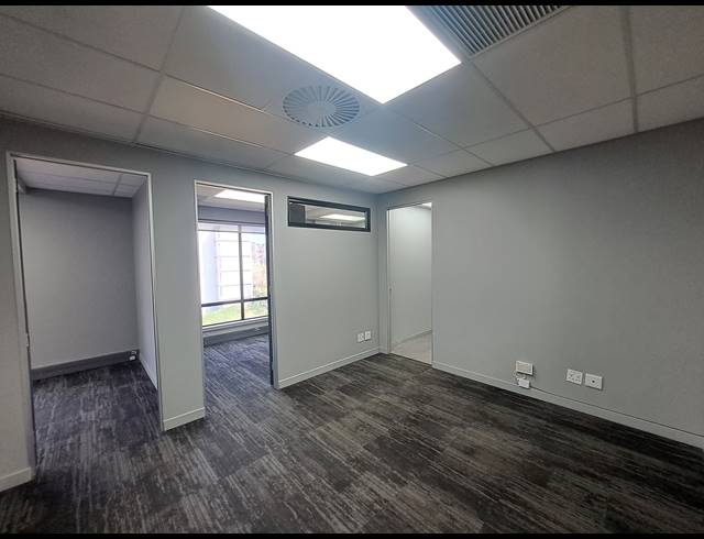 76M² OFFICE TO LET IN ILLOVO